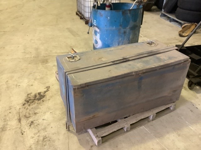 Pallet Containing Rag Drum, Toolbox And 3 x Grease Guns Auction (0079 ...
