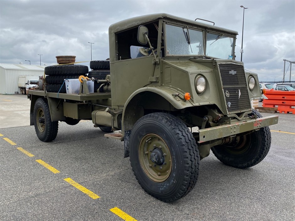 1943 Chevrolet Blitz 4x4 Petrol Tray Body Army Truck Auction (0001