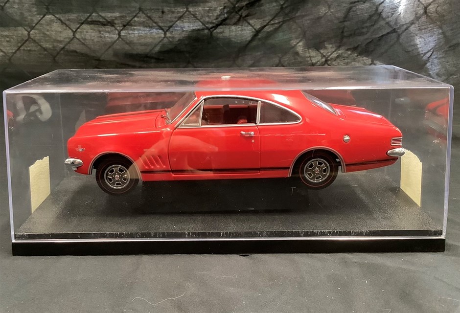 124 Scale Model Holden Monaro GTS 327 Model Car Auction (00909037766