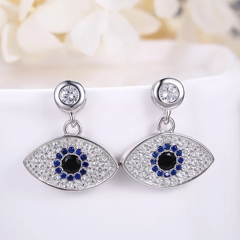 The SimplySelena Collection