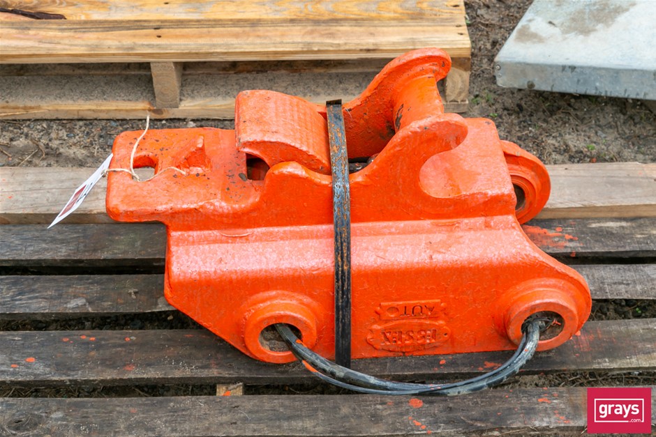 Essex Excavator Lock Hitch Auction (00425050677) Grays Australia
