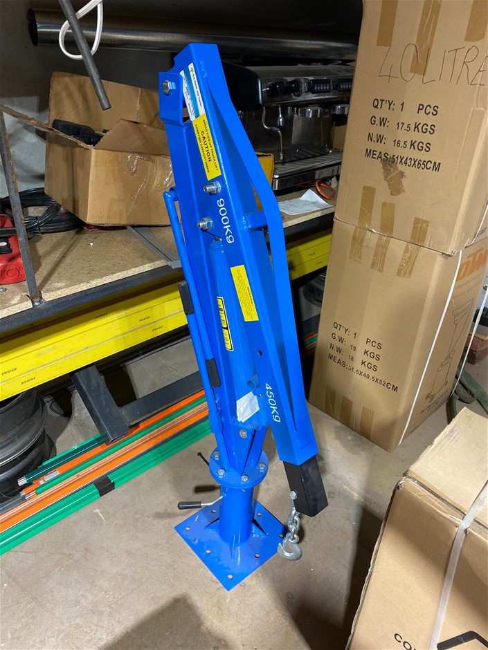 DTM 900 kg Crane Auction (00633023826) Grays Australia