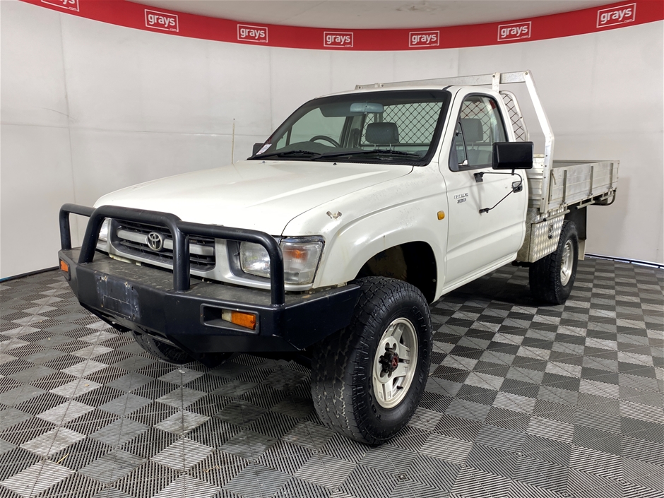 1998 Toyota Hilux (4x4) Manual Cab Chassis Auction (0001-50700554 ...