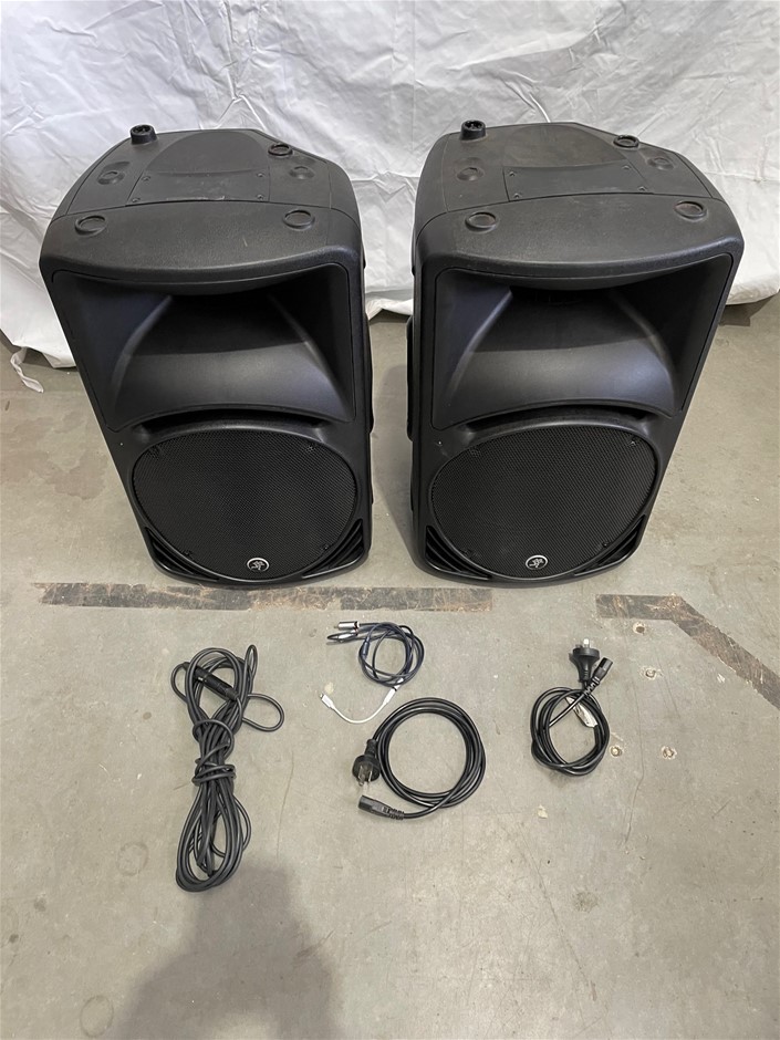 1 x Pair of Mackie Powered Speakers Auction (02913023903) Grays