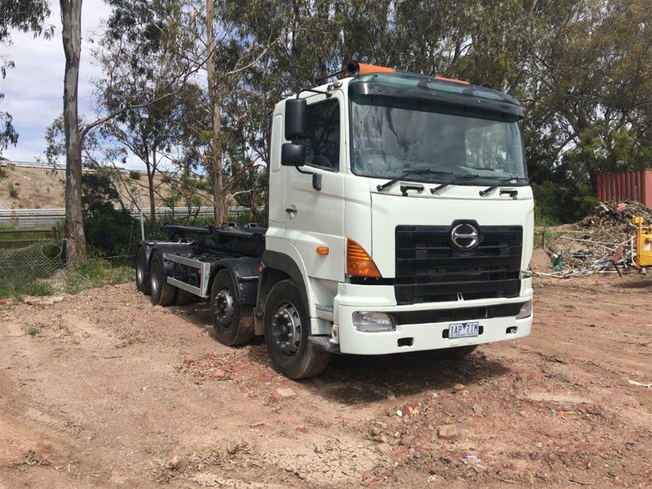 2008 Hino 700 Series 410HP Hooklift Truck Auction (00023024147