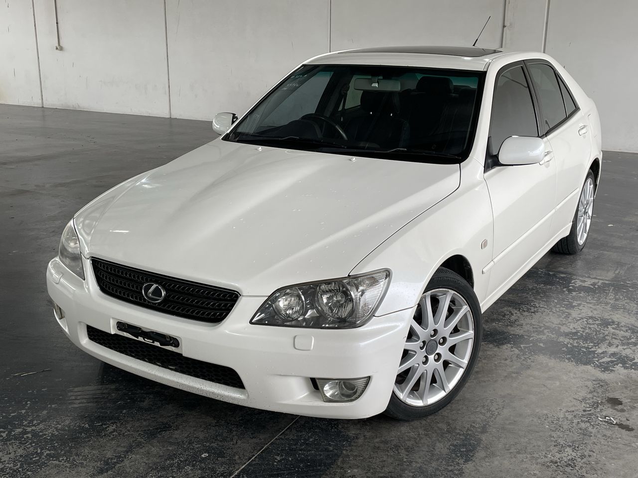 2004 Lexus IS200 Sports Luxury Automatic Sedan Auction (0001-20068587 ...