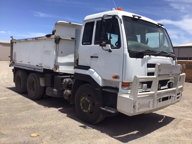 <p>2004 Nissan CWB48 6 x 4 Tipper Truck</p>
