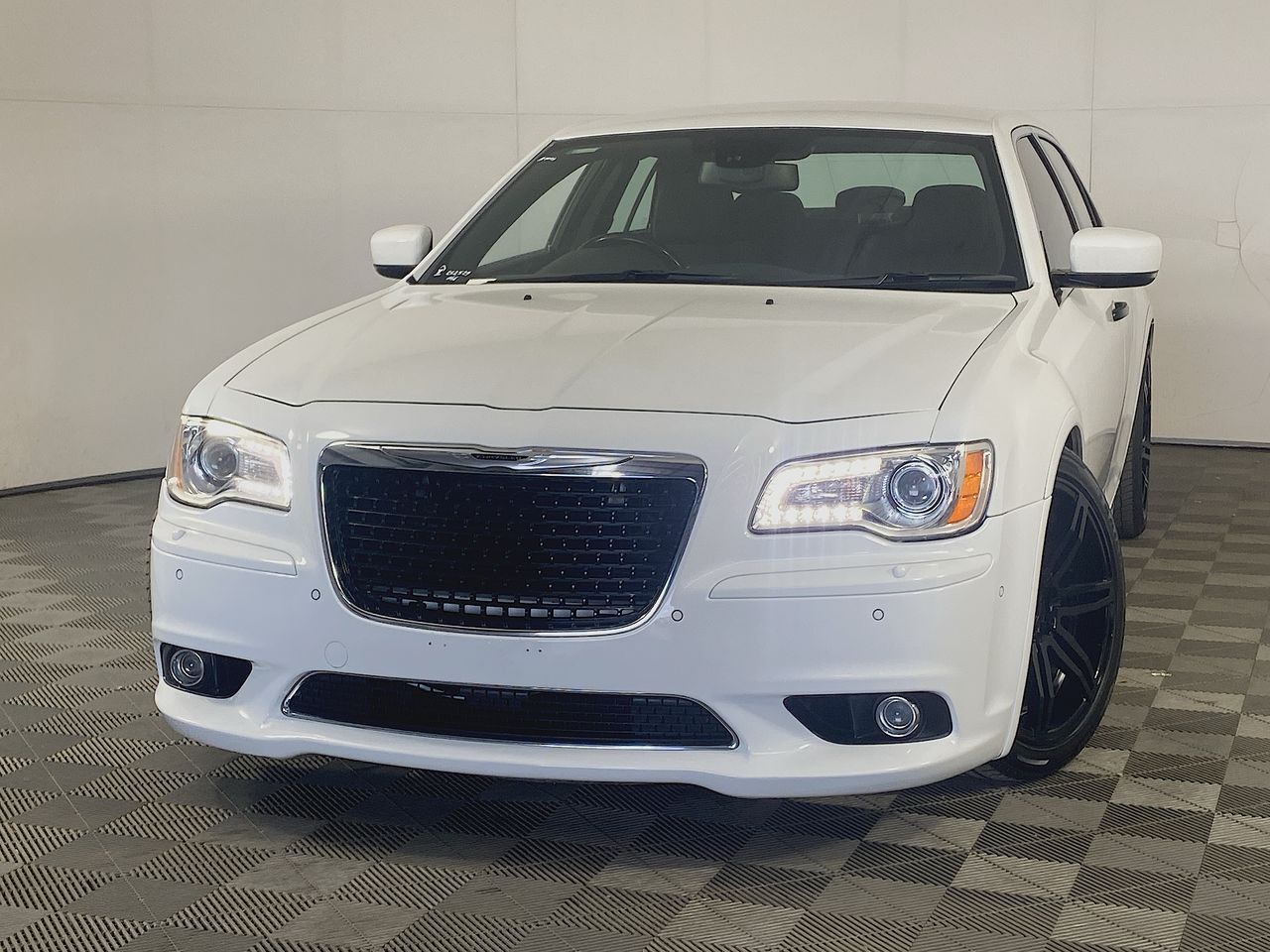 2014 Chrysler 300 SRT8 Core LX Automatic