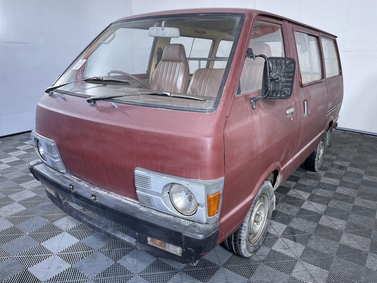 Datsun store mini van