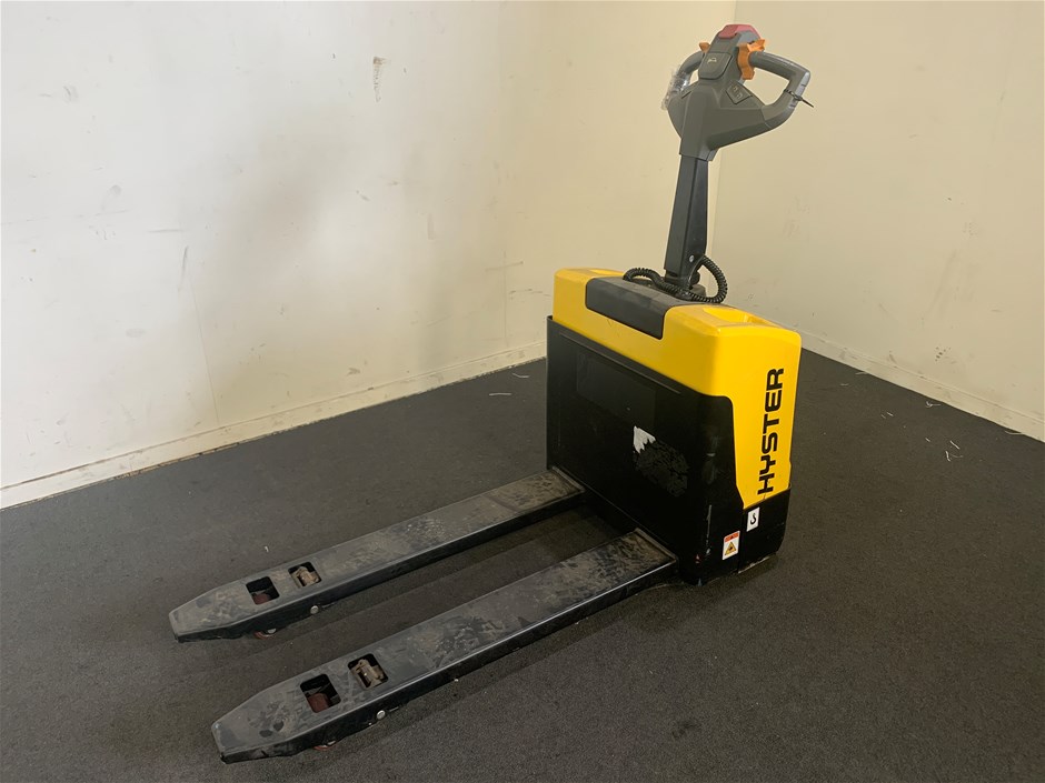 Hyster Electric Pallet Jack & R30XMF3 Order Picker