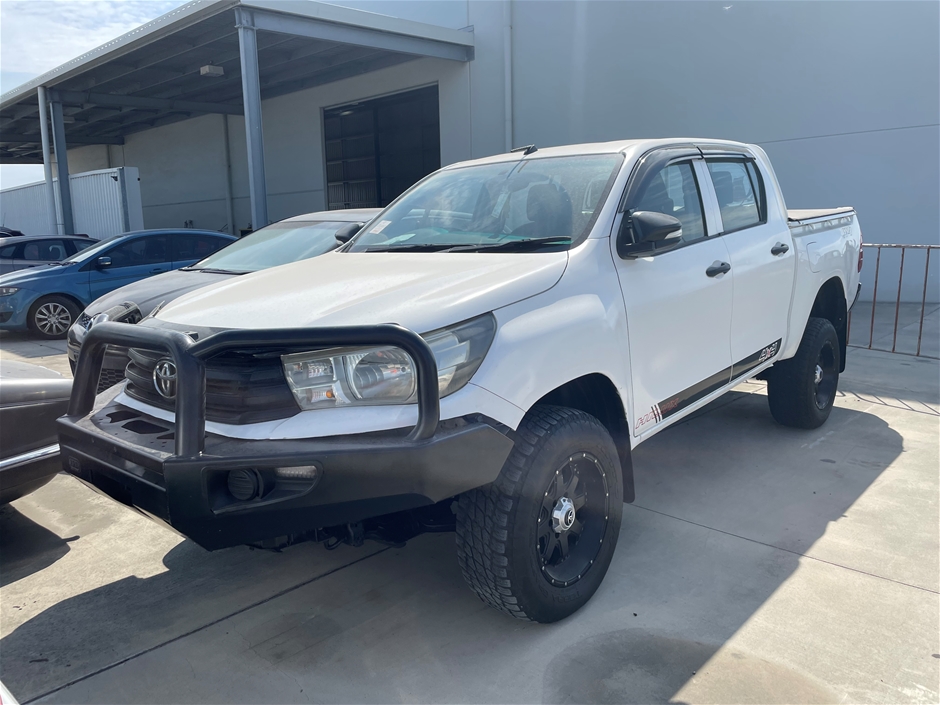 2016 Toyota Hilux 4x4 WORKMATE GUN125R