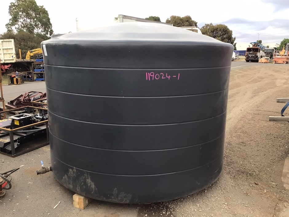 Unreserved 10000L Plastic Tanks & Scaffold Mesh