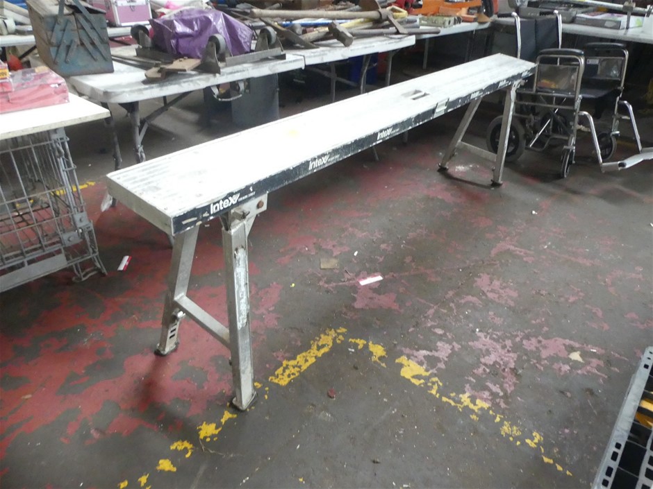 Painters Stand and Cross Beams Auction (00213024438) Grays Australia