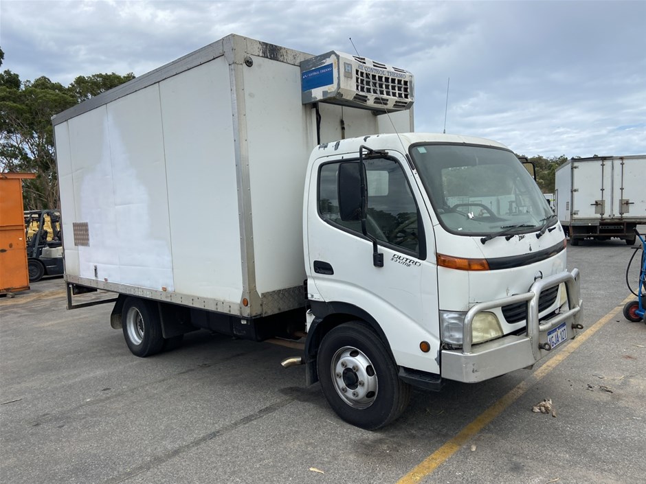 Unreserved 2x Hino Dutro Refrigerated Trucks & Tail Lifts