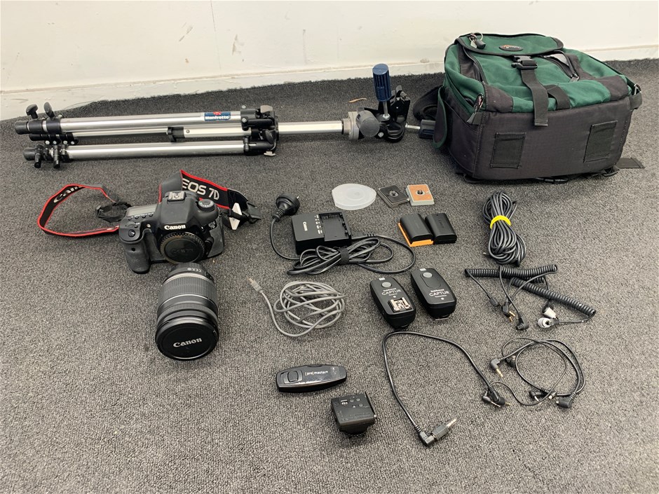 Canon DS126251 Digital Camera and Photography Equipment Auction (0039 ...
