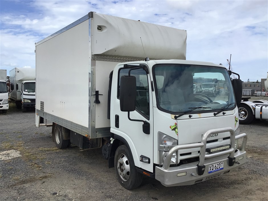 2014 Isuzu NPR 4 x 2 Pantech Truck