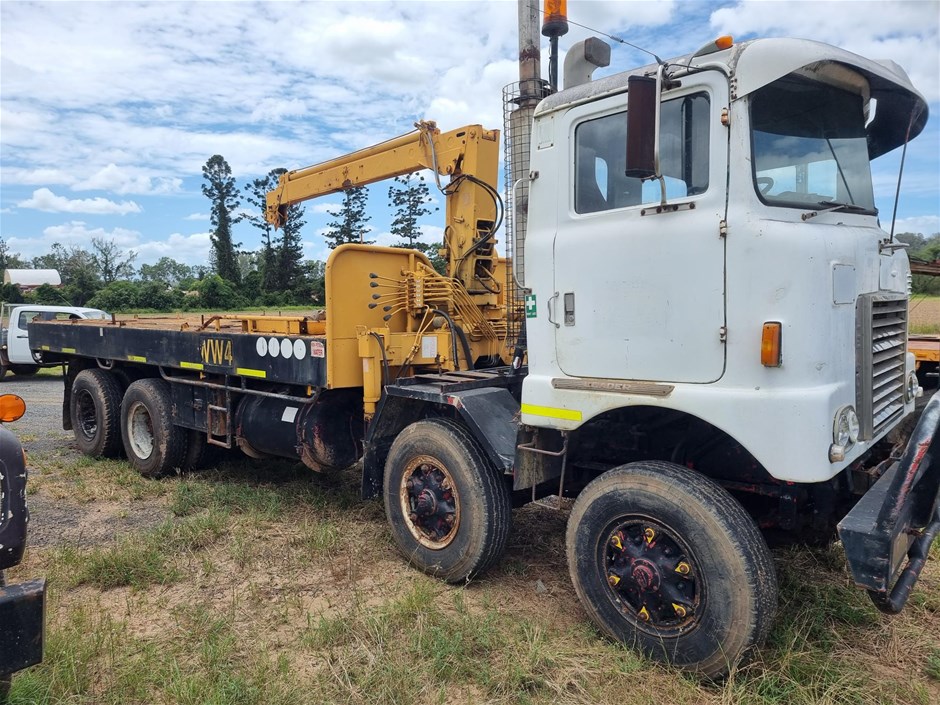 <p>1981 Leader Overlander 8 x 4 Tray Body Truck</p>
