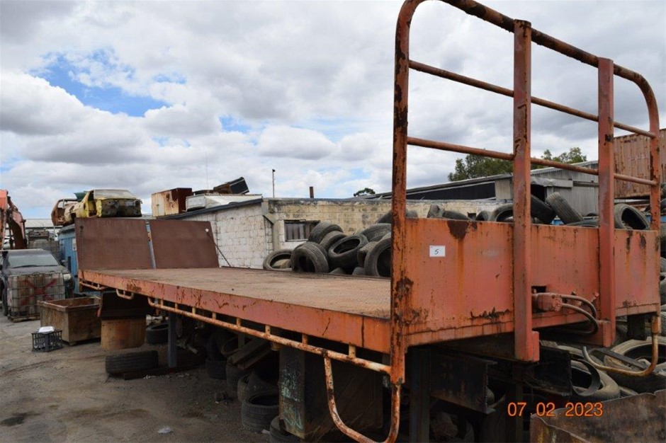 Heavy Duty Chassis Cut Tilt Tray Body with Winch Auction (0005-9038793 ...