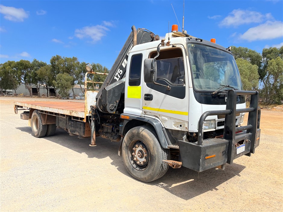 2001 Isuzu FVR900T Crane Truck Auction (00159038794) Grays Australia