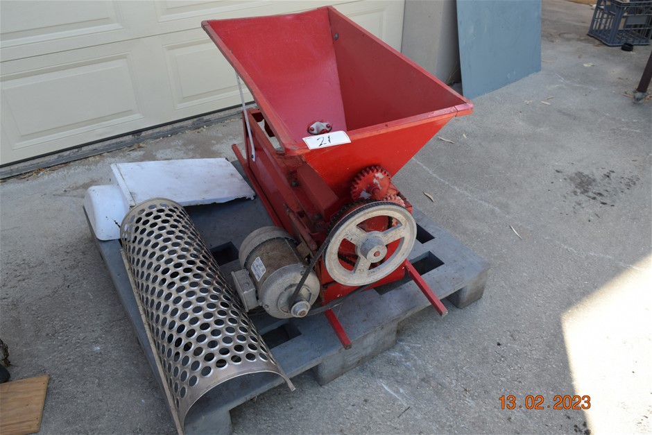 Olive Oil Press & De-Stemmer, E-Bikes, Drive Way Lights 