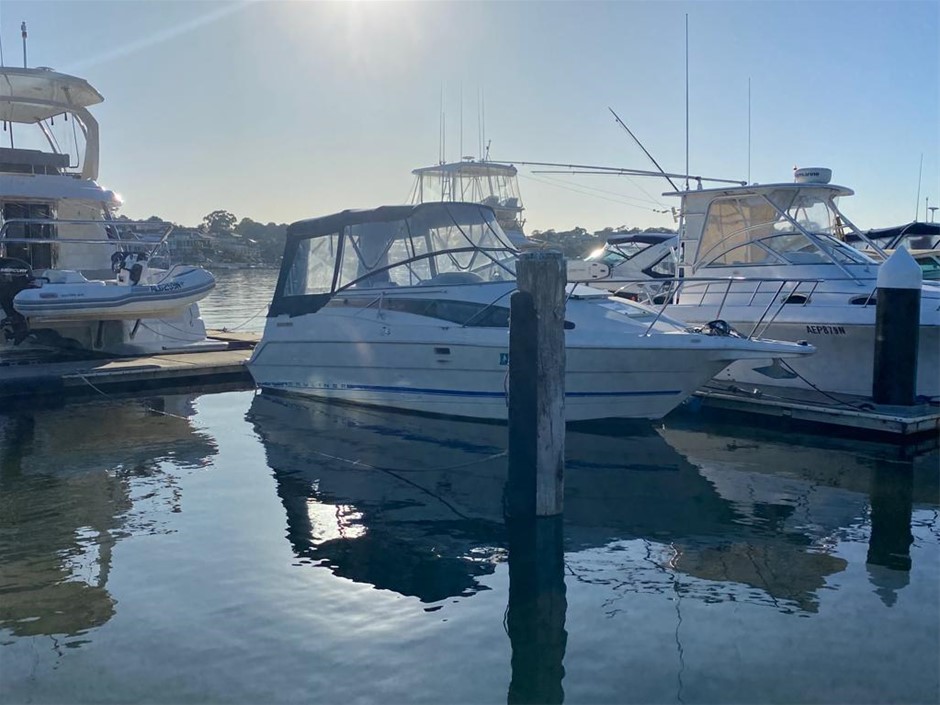 Bayliner 2655 Cierra Cruiser Boat, V8 Mercruiser Inboard