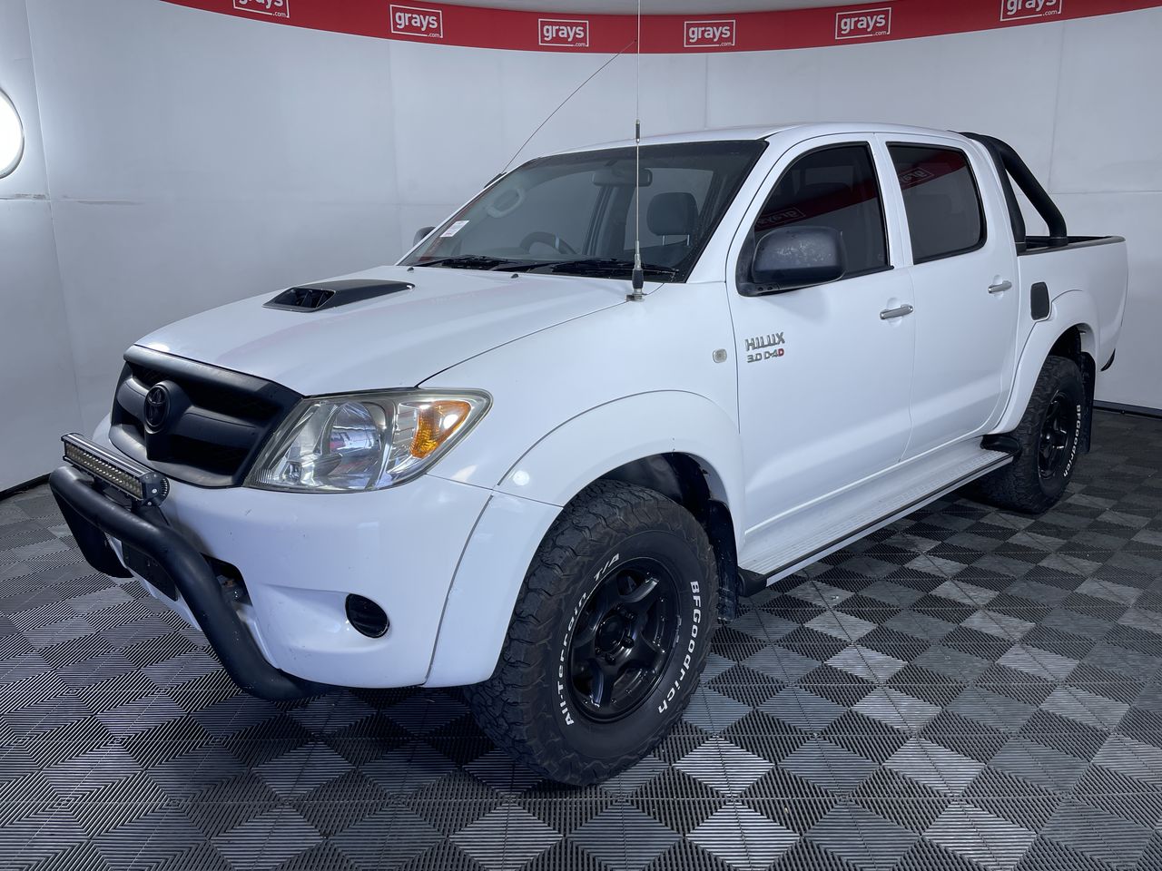 2005 Toyota Hilux SR5 (4x4) KUN26R T/D Manual