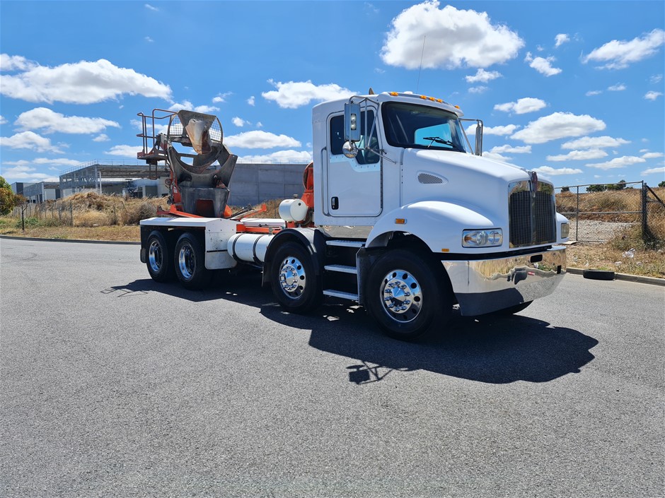 2013 Kenworth T359 Twinsteer 8 x 4 Concrete Agitator Truck