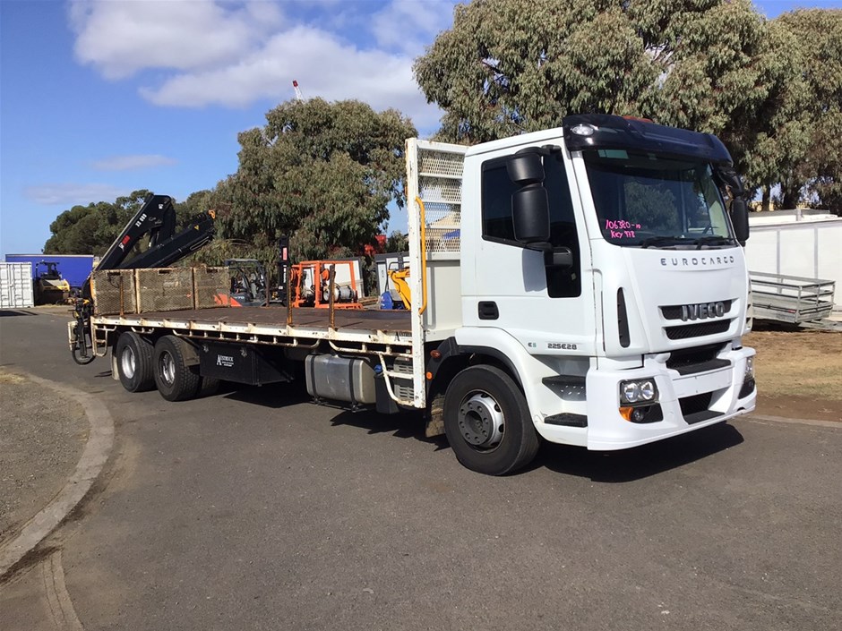 2016 Iveco Eurocargo ML225 (6 x 2) Crane Truck