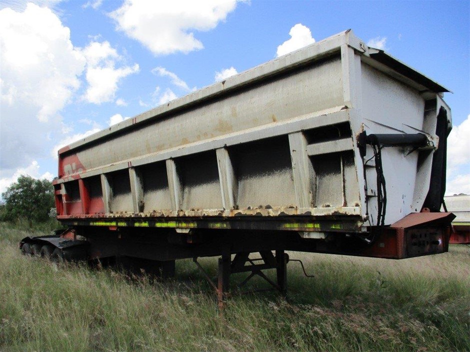 2004 J Smith & Sons JSHPD-3-24 Quadaxle Side Tipper Trailer