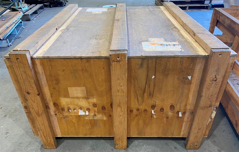 TIMBER SHIPPING CRATE WITH LID Auction (0065-5052165) | Grays Australia