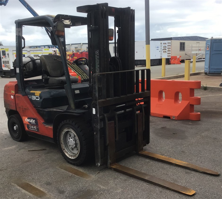 2009 Toyota 328FG30 Forklift 3.2t 4.0m LPG (Wangara) Auction