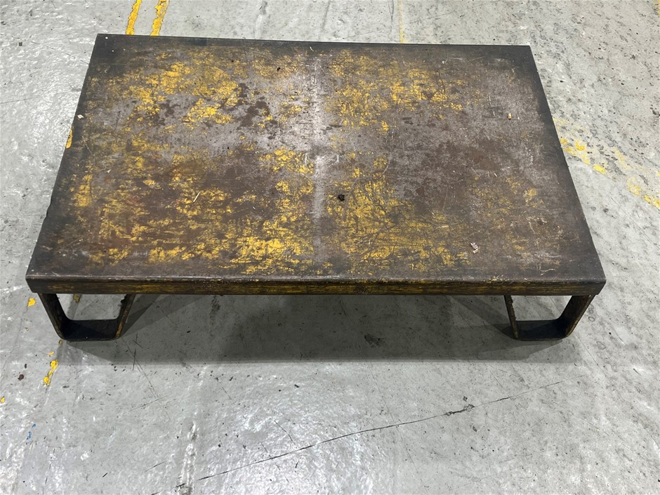 4 x Stackable Steel Plate Stands Auction (0724-3025021) | Grays Australia