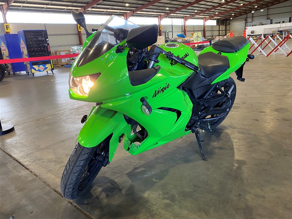 2008 Kawasaki Ninja 2 seater Motor Bike