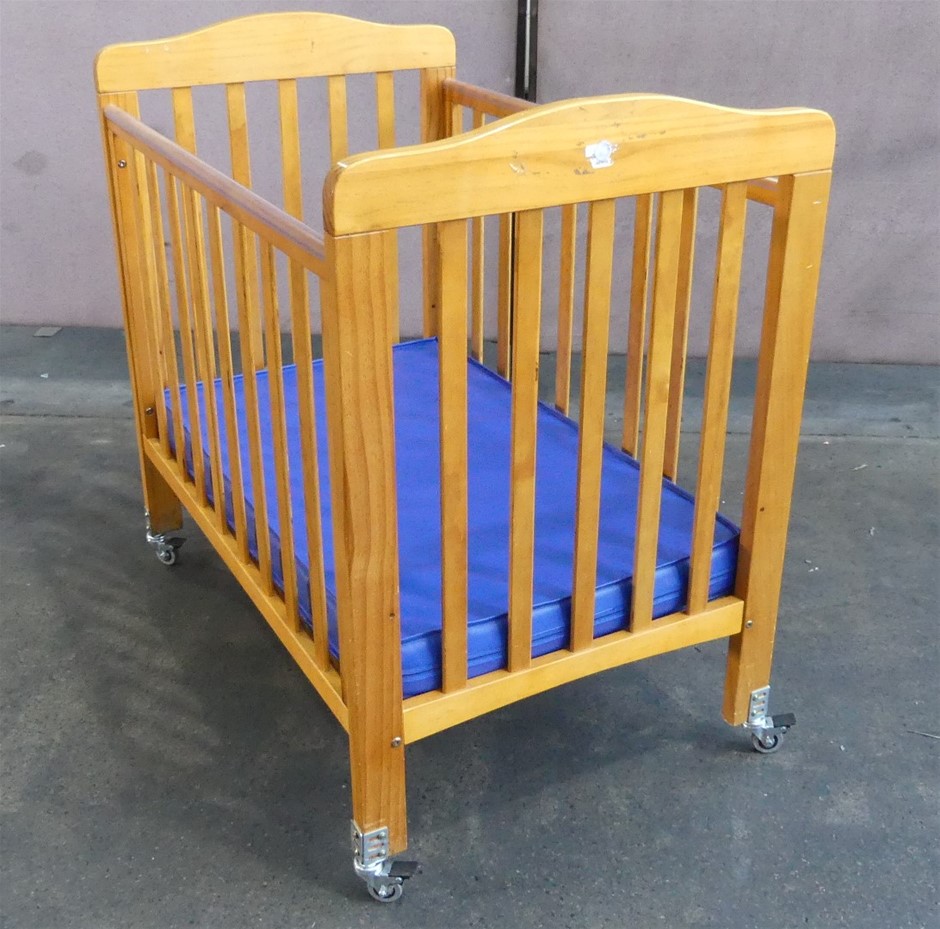 Modern Teaching Aids Max & Rosie Compact Childs Cot (Assembled) Auction