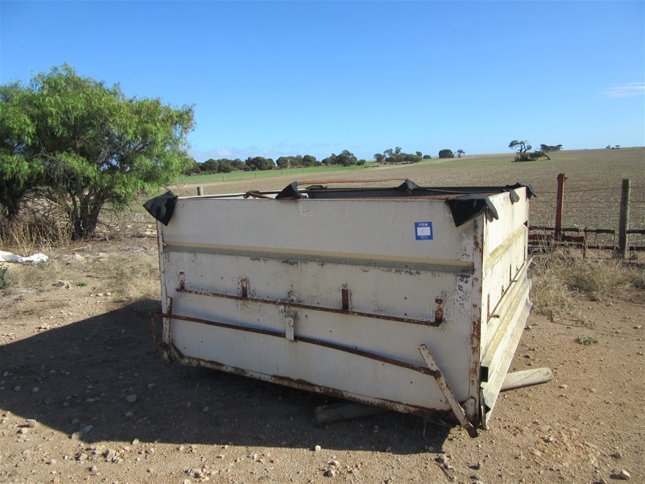 Mostly Unreserved Agricultural Equipment & Auto Accessories