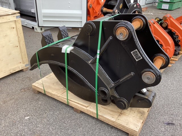 Unreserved Excavator Grabs, Breakers & Buckets
