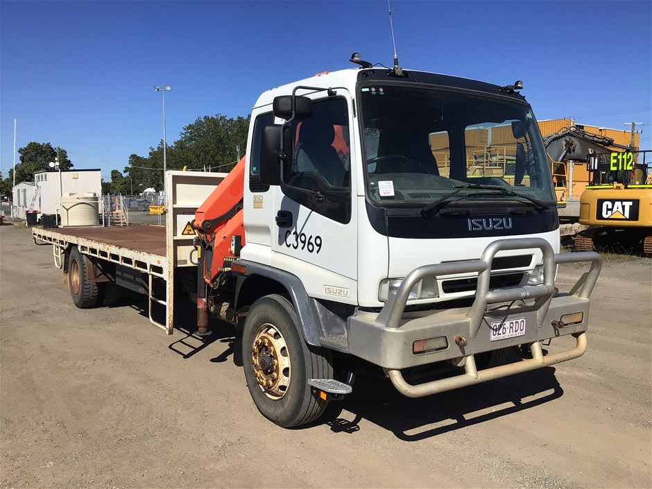 2007 Isuzu FVD 4 x 2 Crane Truck