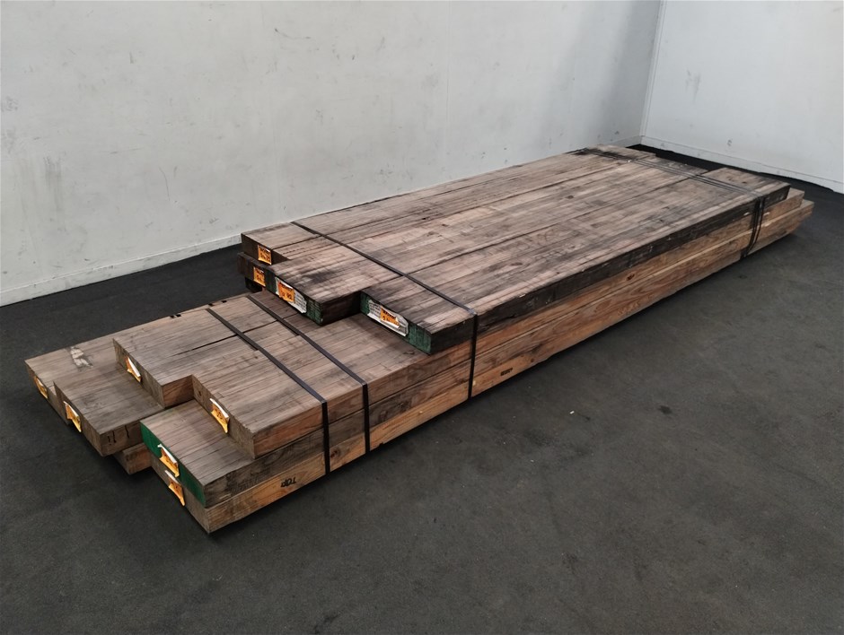 <p>Bundle LVL Laminated Beams</p>