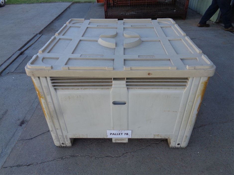 Large Plastic Tub with Lid, Auction (00435052651) Grays Australia