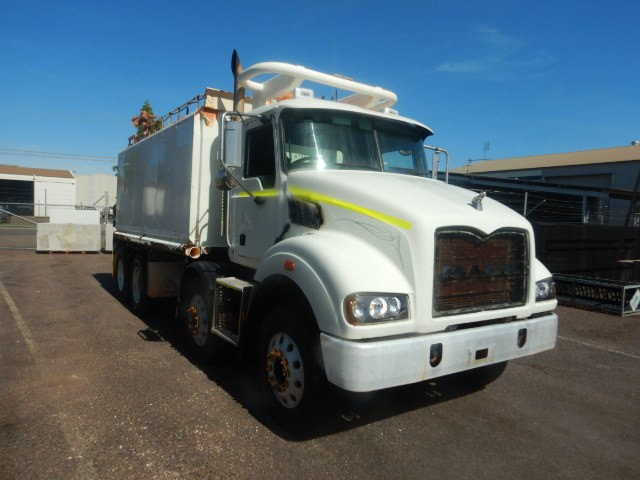 2009 Mack CSMR Rigid 8 x 4 Water Truck