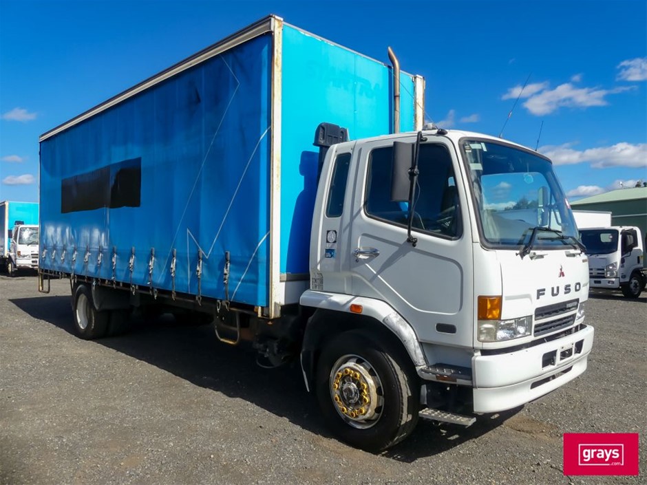2006 Mitsubishi FUSO Curtainsider Truck