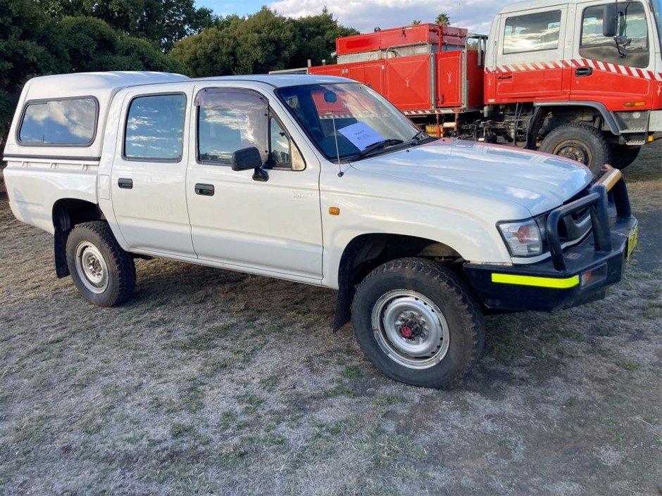 2003 Ex RFS Toyota Hilux Dual Cab Ute With Canopy Auction (0001-5052799 ...