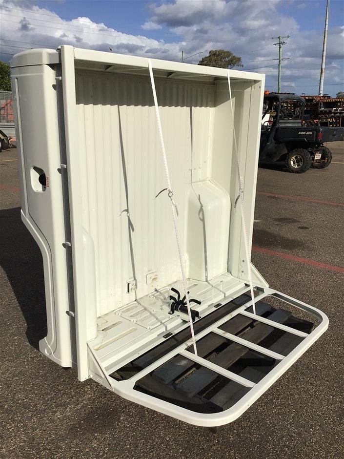 Unreserved Toyota LandCruiser Tubs, Wheels & Parts