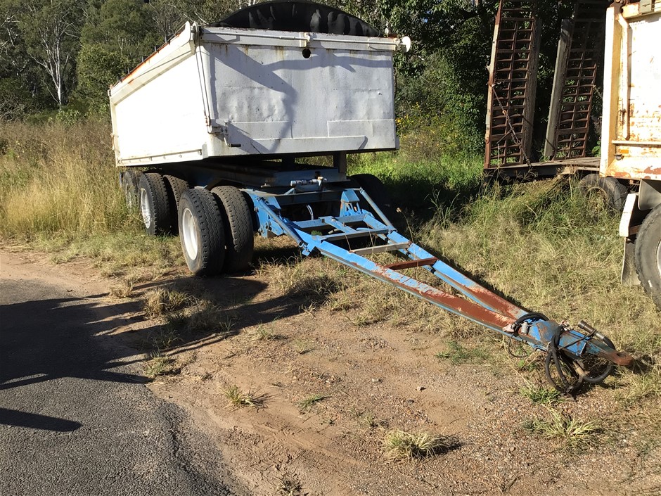 Triaxle Dog Trailer