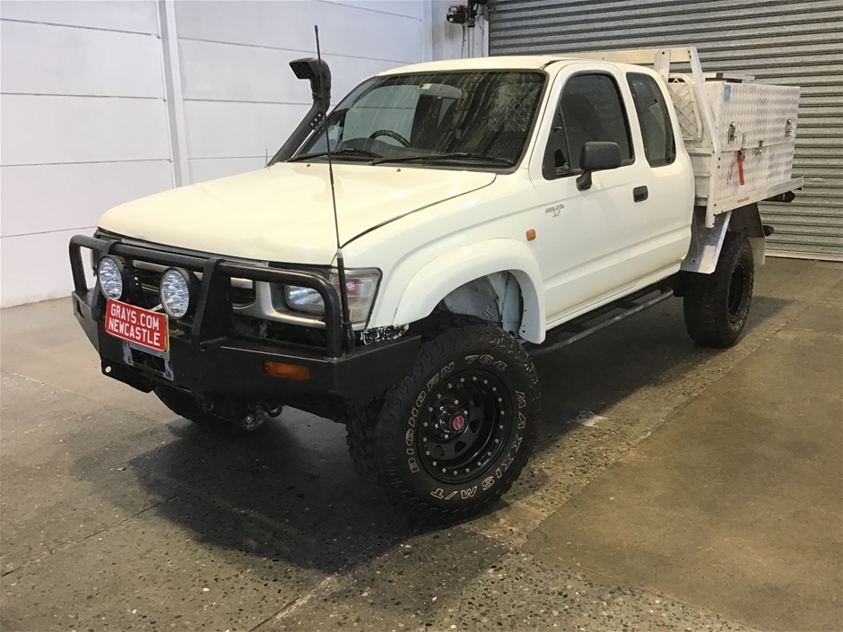 1999 Toyota Hilux (4x4) Manual Ute