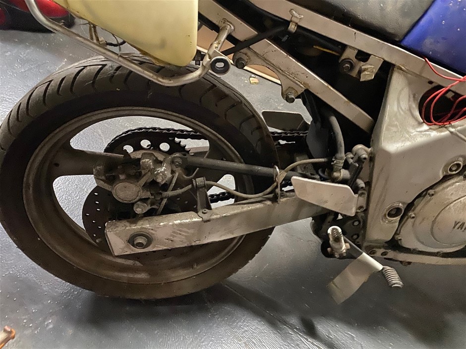 yamaha fzr 600 engine