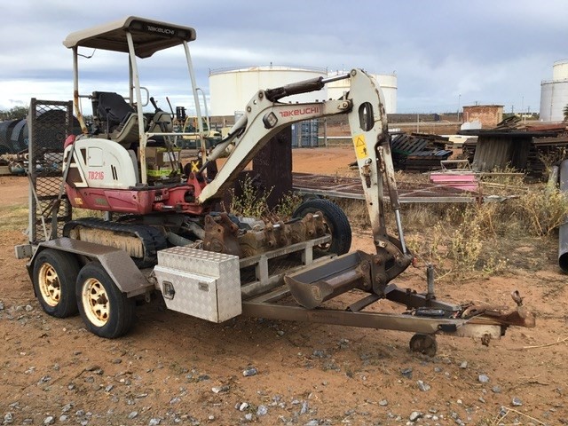 Mini Excavator, Tractor, Engineering & Marine Equipment