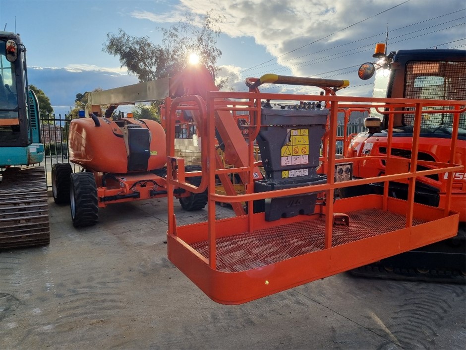 2012 JLG 600AJ Articulating Boom Lift (Knuckle Boom)