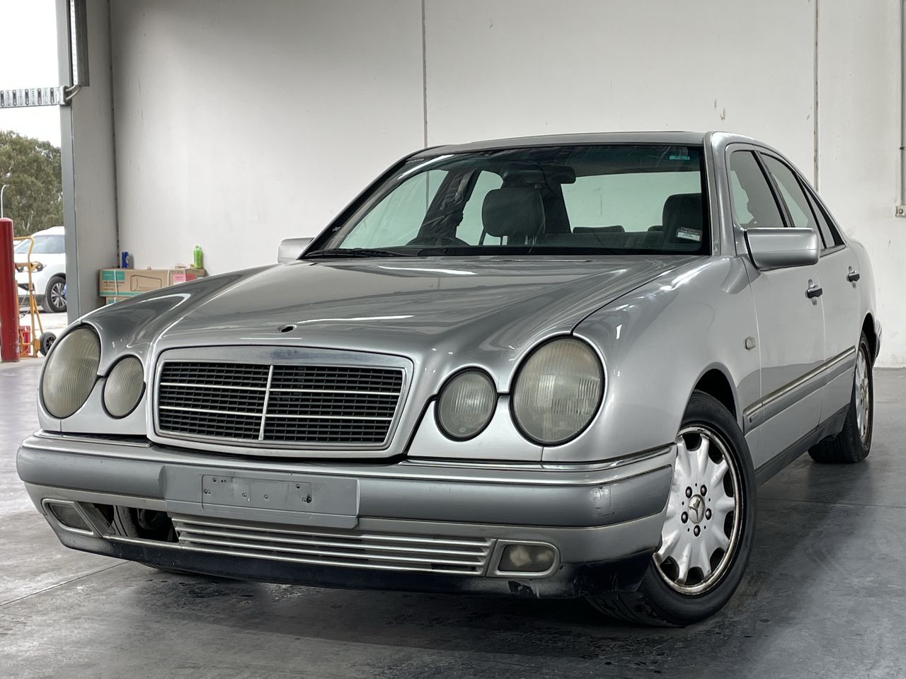 Unres 1996 Mercedes Benz E320 Elegance W210 Automatic Sedan