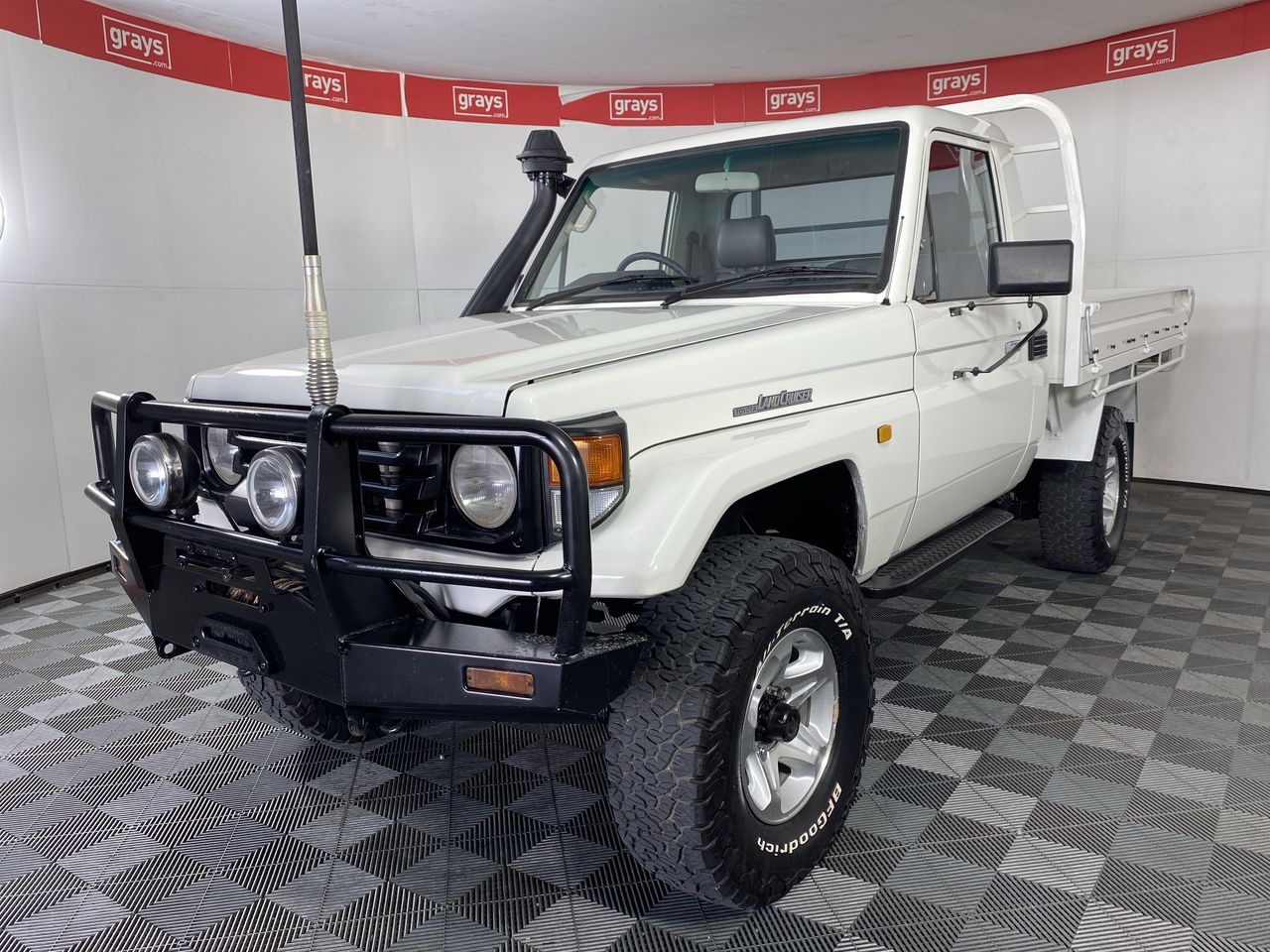 2004 Toyota Landcruiser (4x4) HZJ79R Manual Cab Chassis